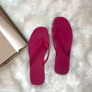Rothy’s Flamingo Sandals